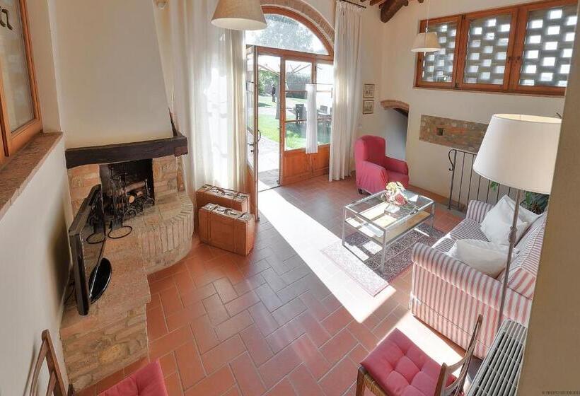 هتل Podere Le Rondini