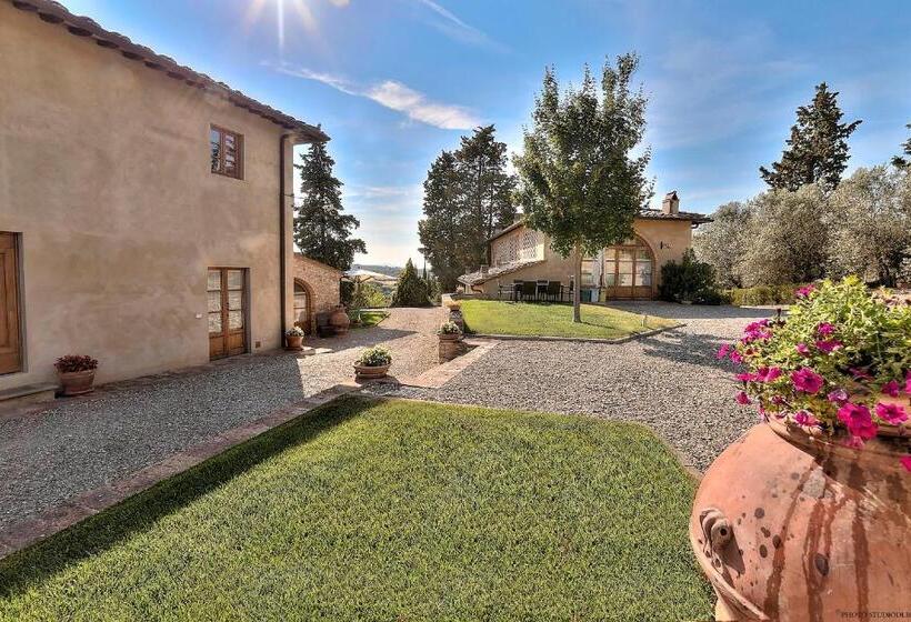 هتل Podere Le Rondini