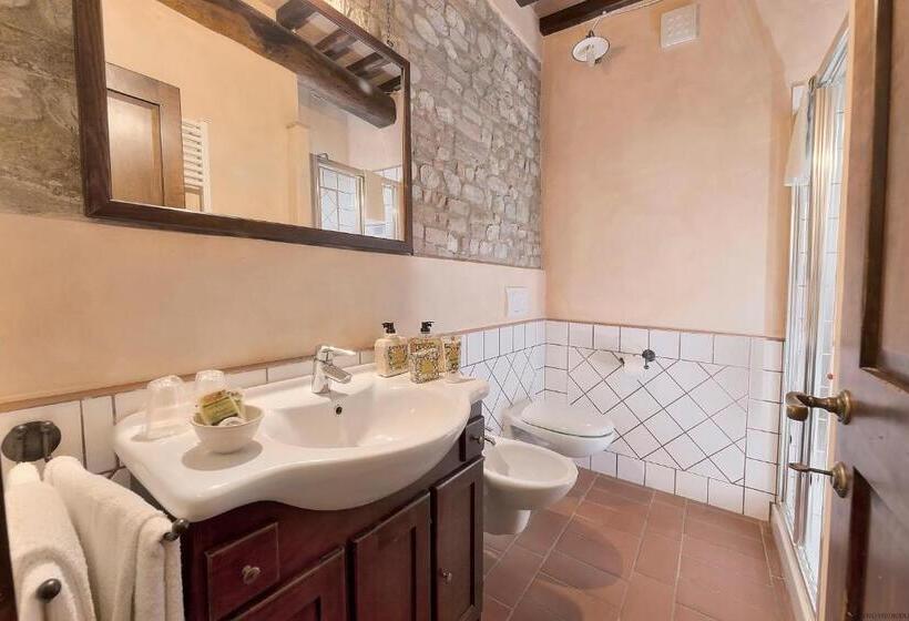 هتل Podere Le Rondini