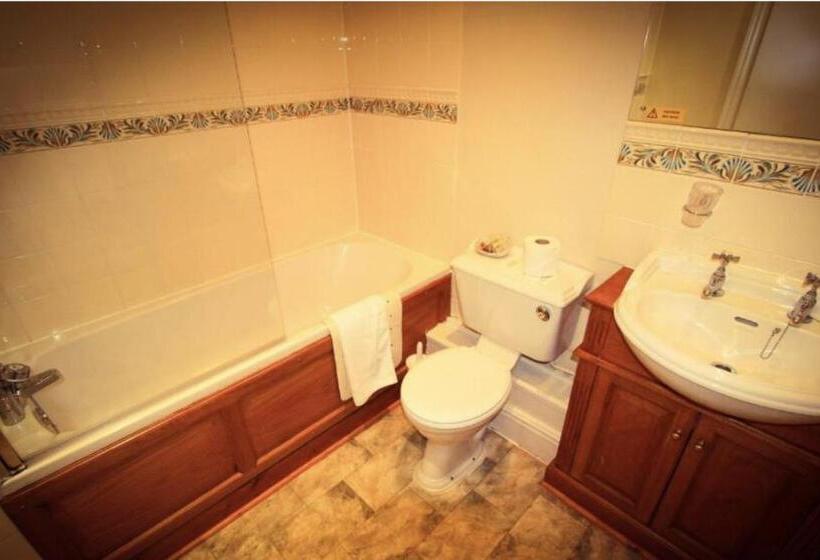 فندق Queens Court