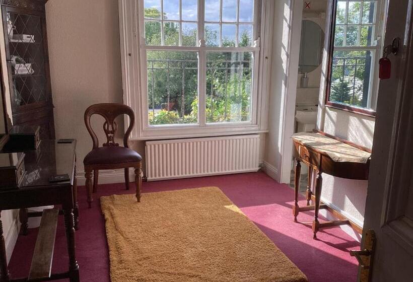 فندق Rayanne House