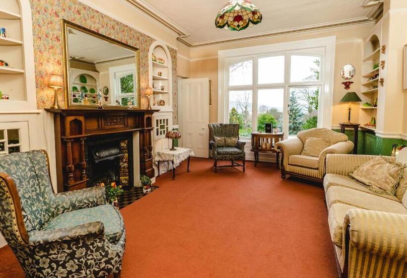 فندق Rayanne House