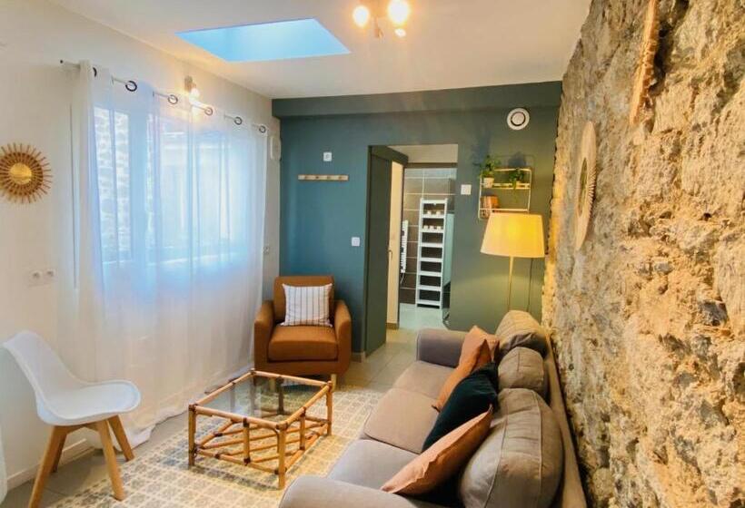 Отель Saintmichel