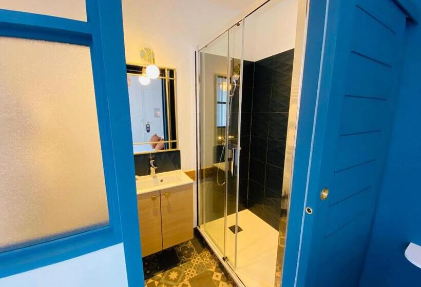 Отель Saintmichel