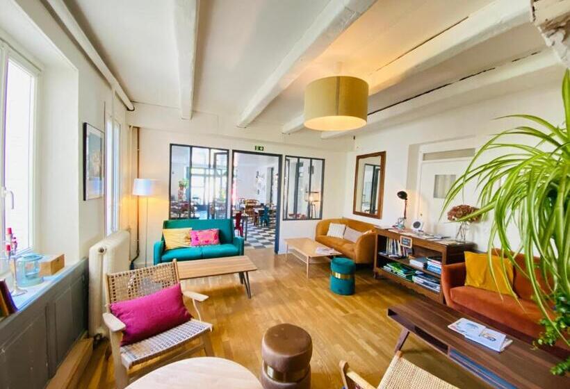 Отель Saintmichel