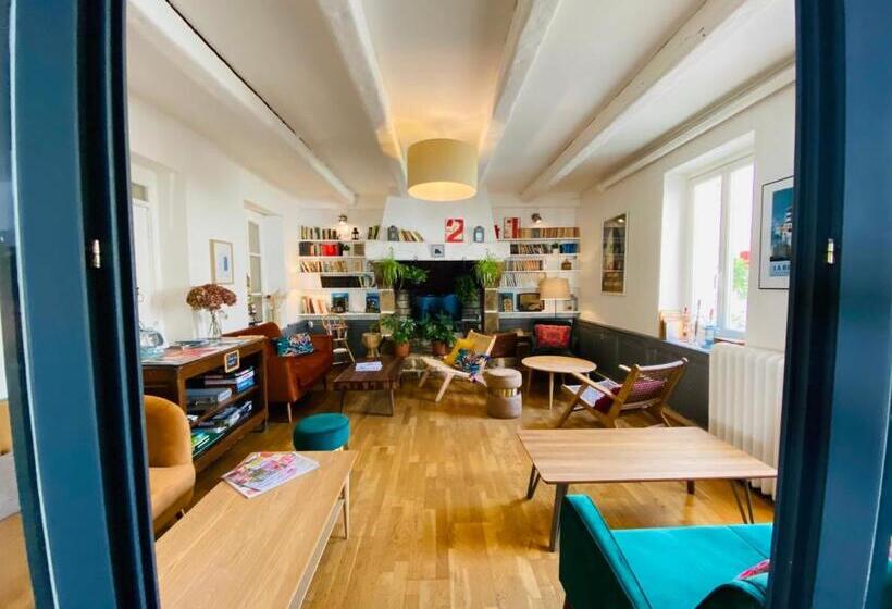 Отель Saintmichel