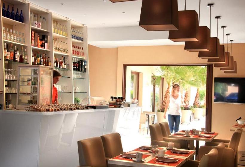 בית מלון כפרי Seventeen