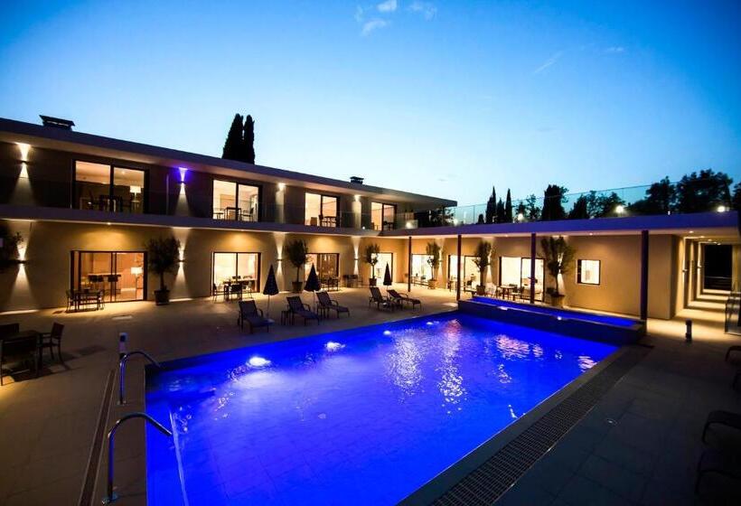 בית מלון כפרי Seventeen