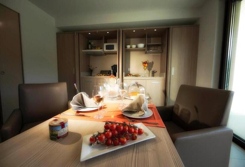 בית מלון כפרי Seventeen