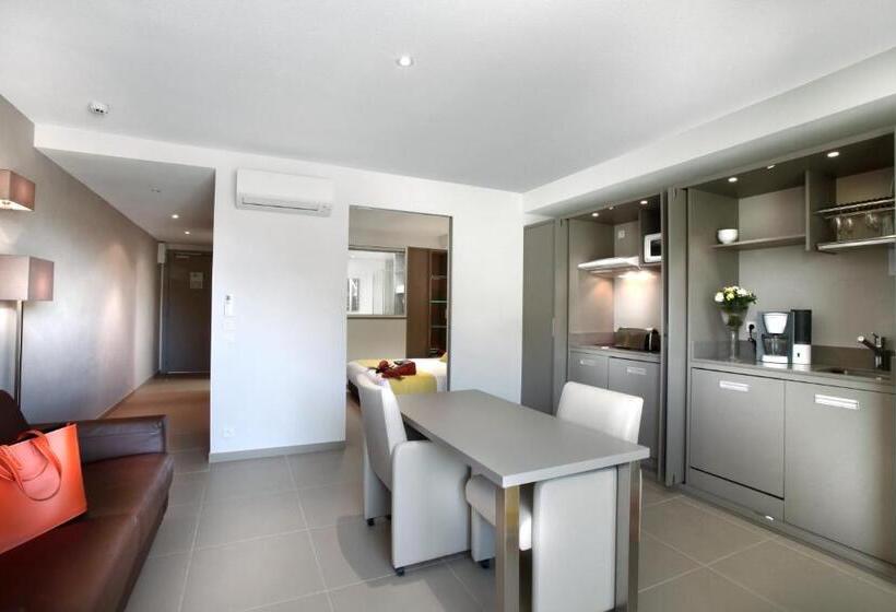 בית מלון כפרי Seventeen