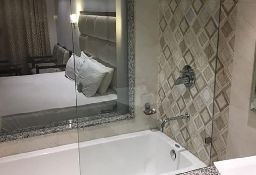 Hotel Shiva Oasis Resort