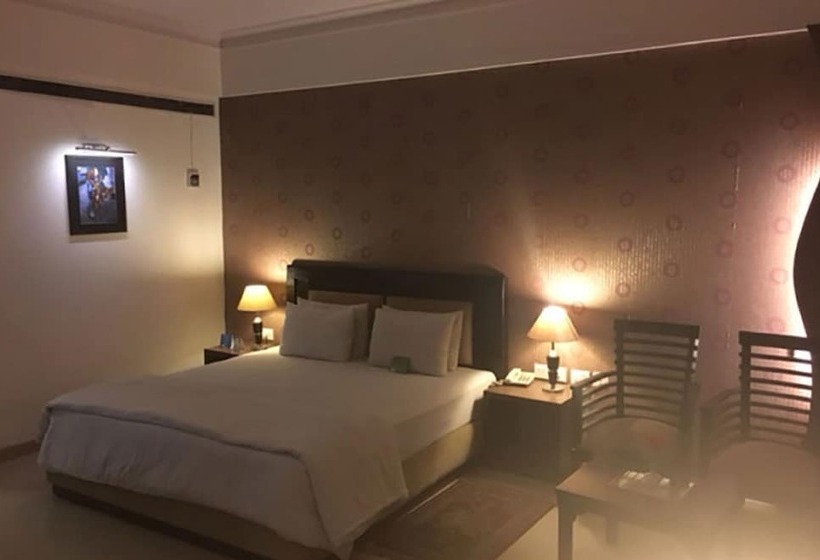 Hotel Shiva Oasis Resort