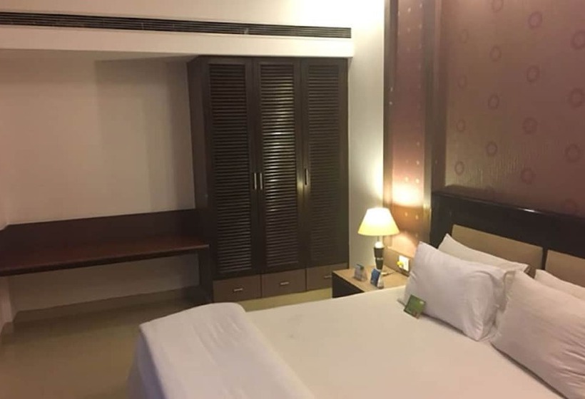 Hotel Shiva Oasis Resort