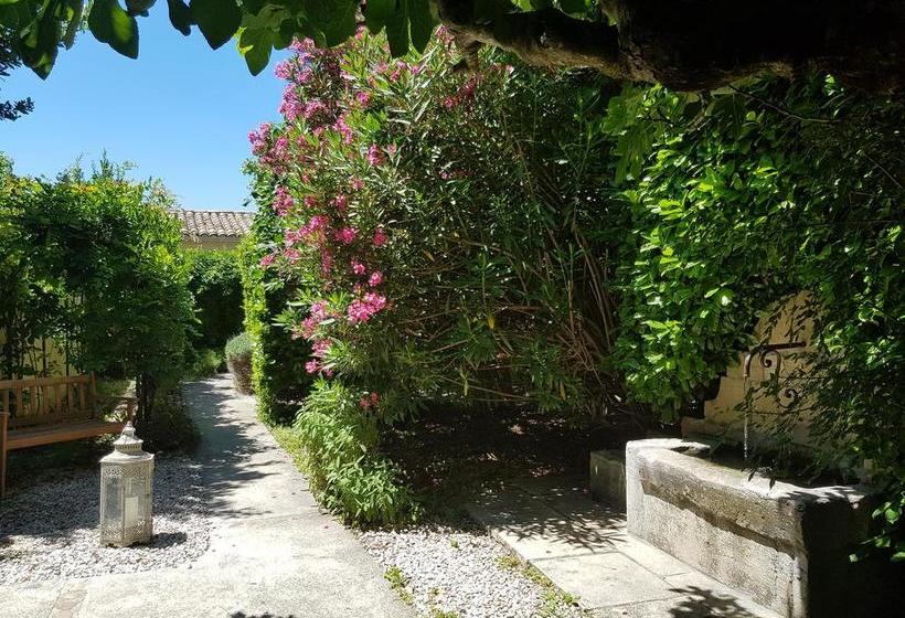 בית מלון כפרי Hôtel Sous Les Figuiers   Piscine, Parking, Centre Ville