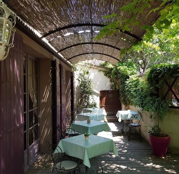 בית מלון כפרי Hôtel Sous Les Figuiers   Piscine, Parking, Centre Ville