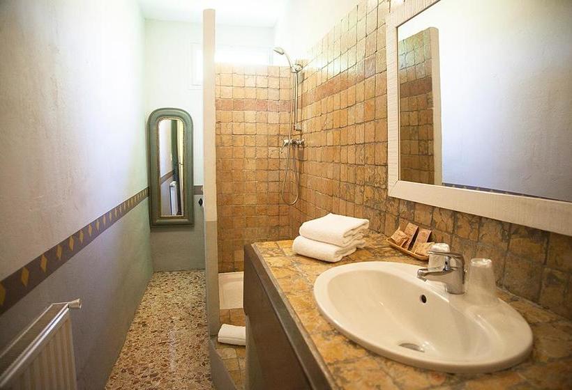 בית מלון כפרי Hôtel Sous Les Figuiers   Piscine, Parking, Centre Ville