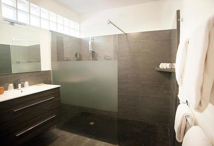 בית מלון כפרי Hôtel Sous Les Figuiers   Piscine, Parking, Centre Ville