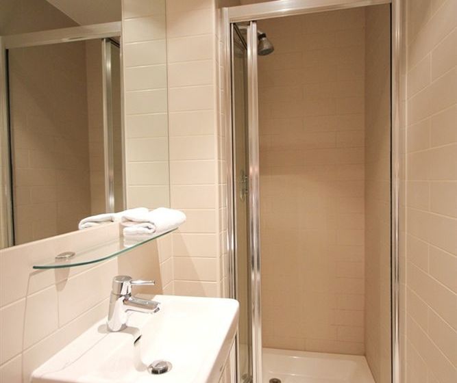 בית מלון כפרי St James House - Concept Serviced Apartments