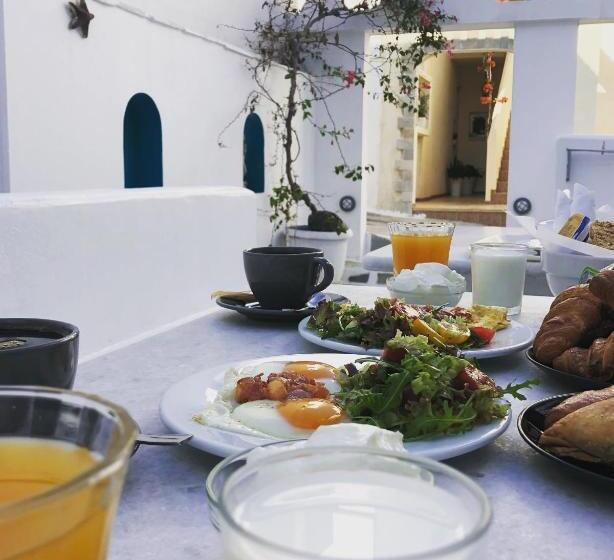 בית מלון כפרי Taki S Guests