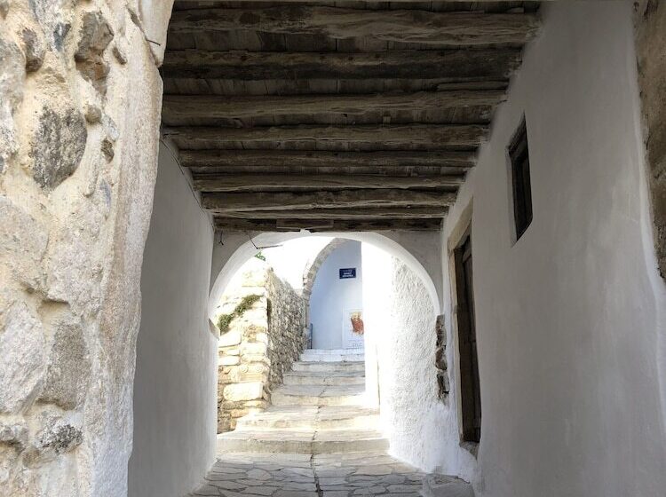 בית מלון כפרי Taki S Guests