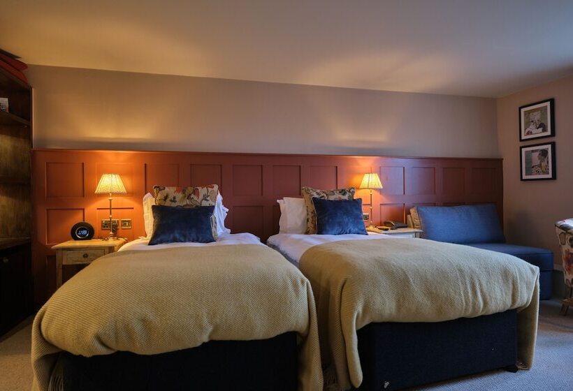 酒店 The Bear Esher