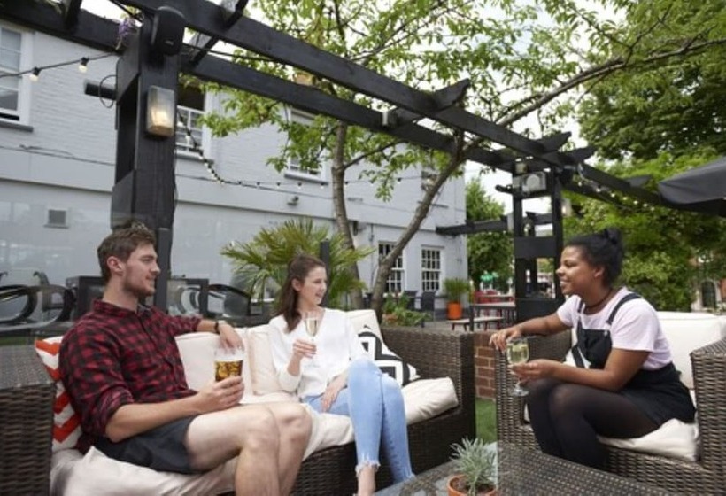 酒店 The Bear Esher