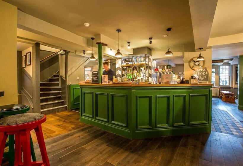 酒店 The Bear Esher