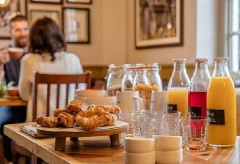 酒店 The Bear Esher