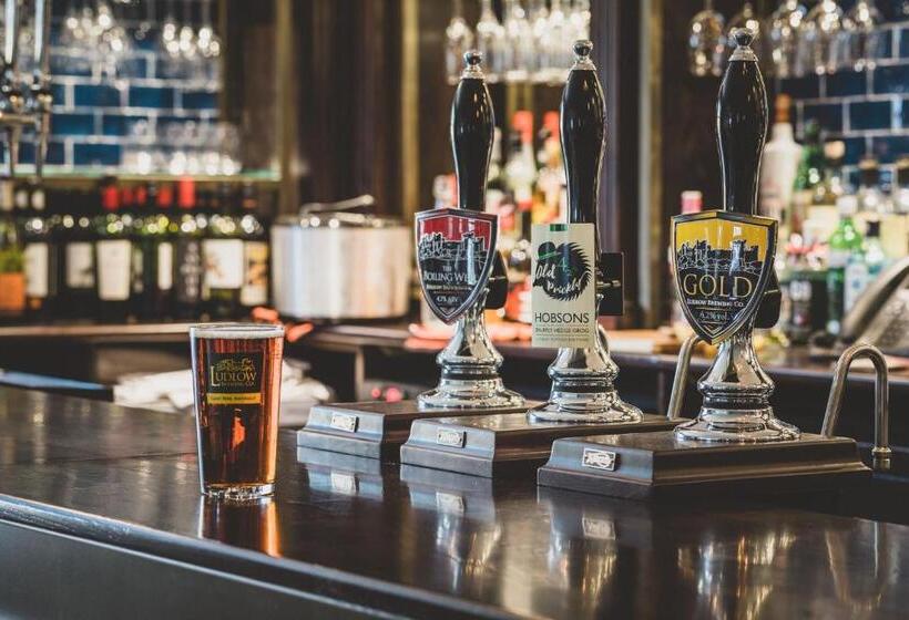 ホテル The Clive Arms