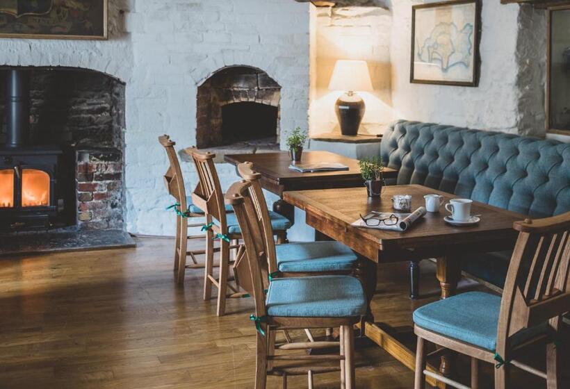 ホテル The Clive Arms