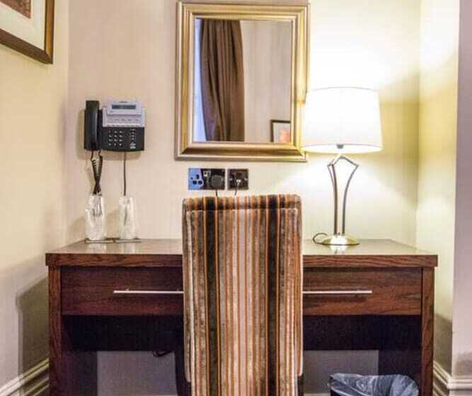 The Duke Of Edinburgh Hotel & Bar