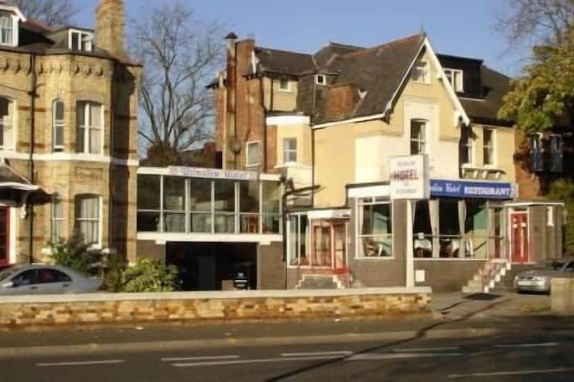 Отель The Fallowfield Lodge