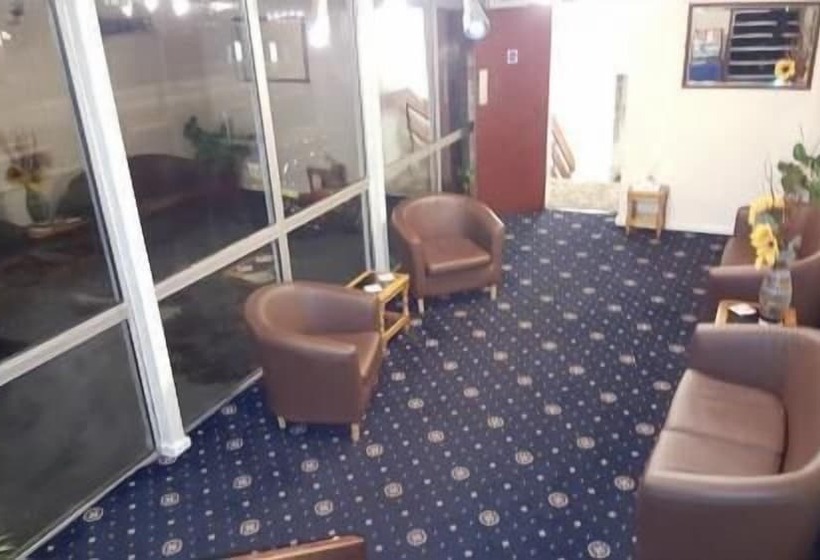 Отель The Fallowfield Lodge