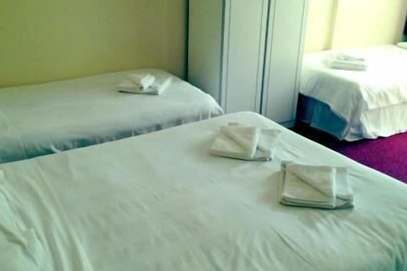 Отель The Fallowfield Lodge