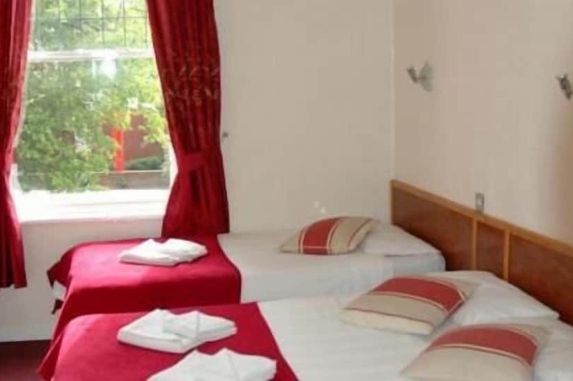 Отель The Fallowfield Lodge