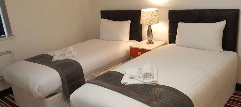 Отель The Fallowfield Lodge