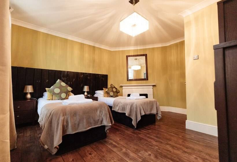 호텔 The Fort York