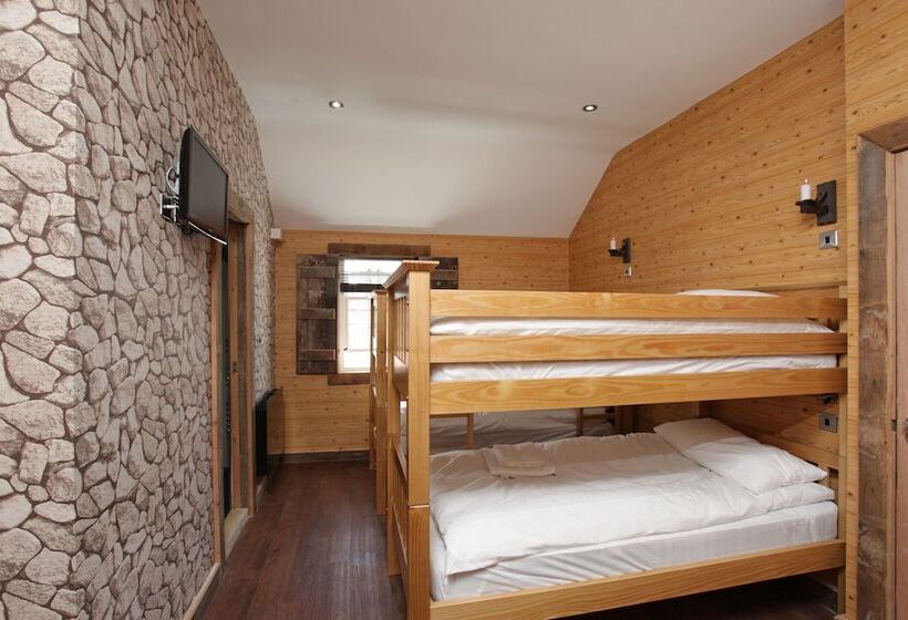 호텔 The Fort York