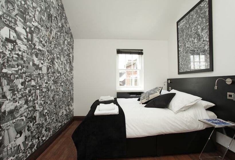 호텔 The Fort York