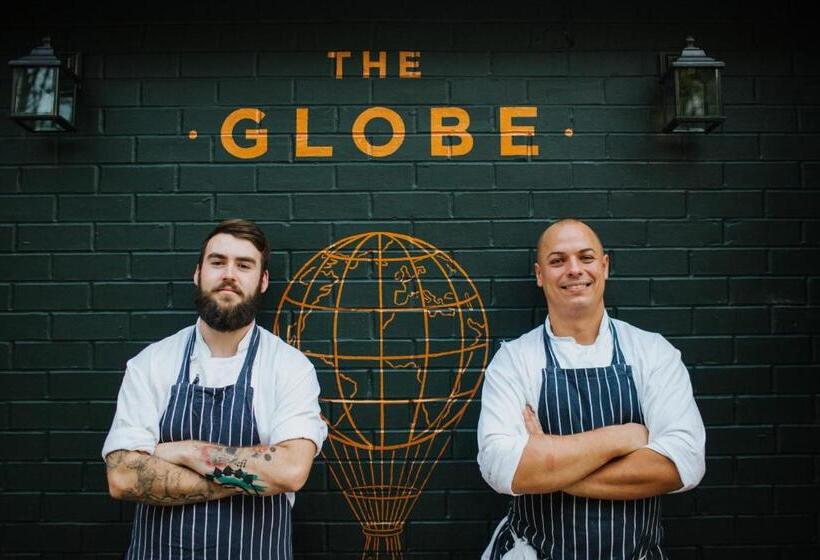 هتل The Globe
