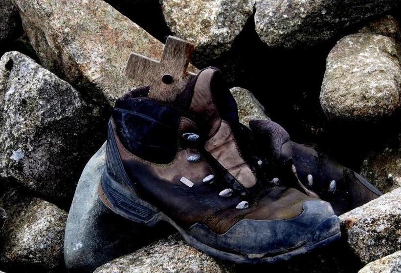 Отель The Mourne Lodge Cnocnafeola