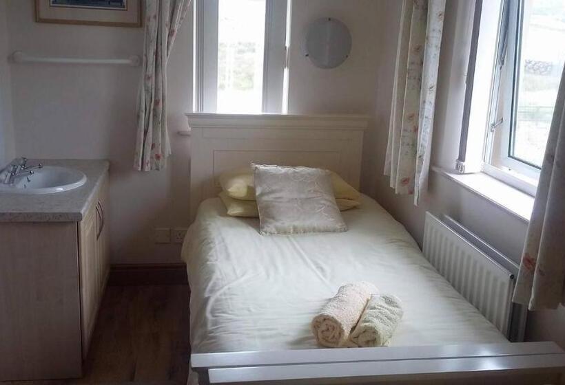 Отель The Mourne Lodge Cnocnafeola