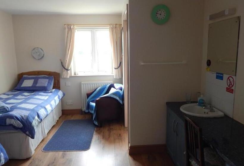 Отель The Mourne Lodge Cnocnafeola