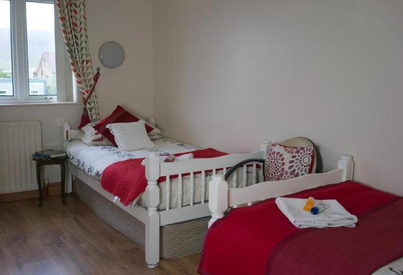 Отель The Mourne Lodge Cnocnafeola