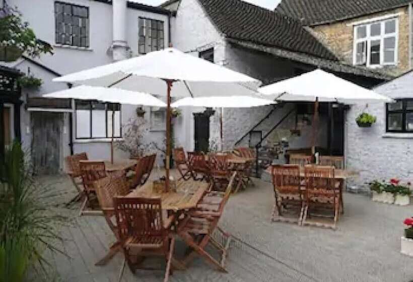 ホテル The Old Court