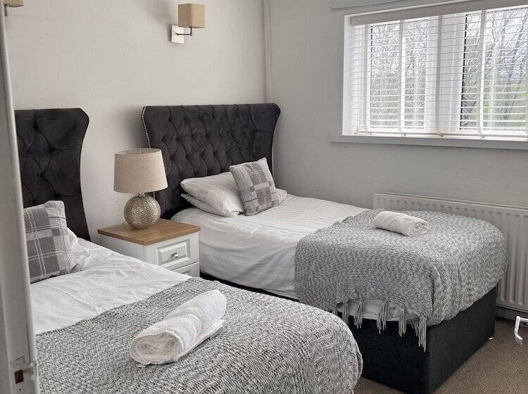 Отель Stone Trough