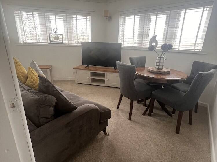 Отель Stone Trough