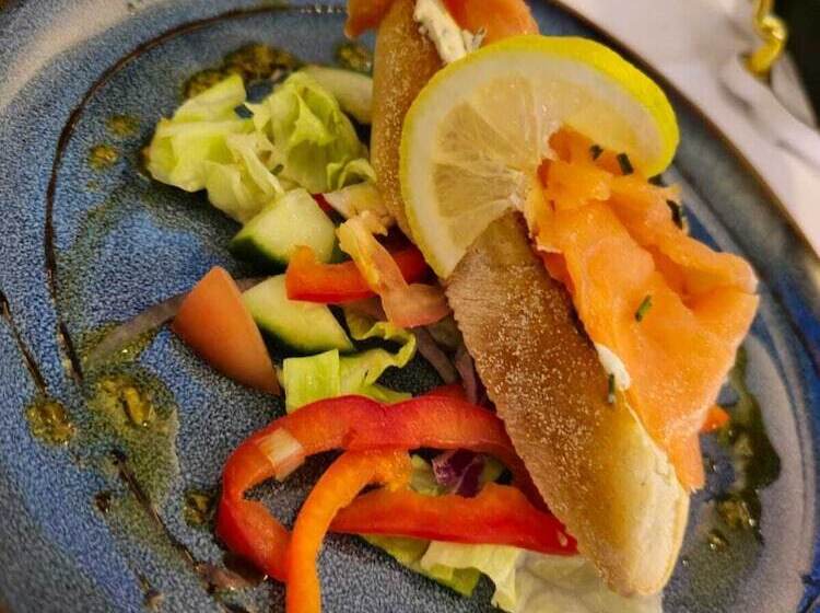 Отель Stone Trough