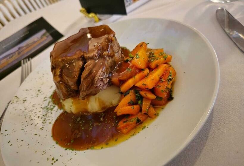 Отель Stone Trough