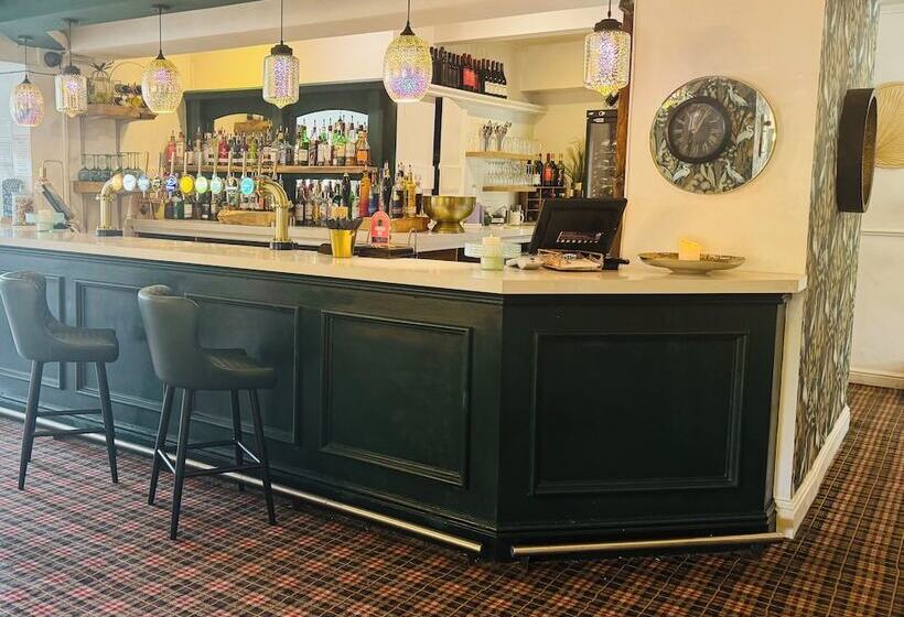 Отель Stone Trough